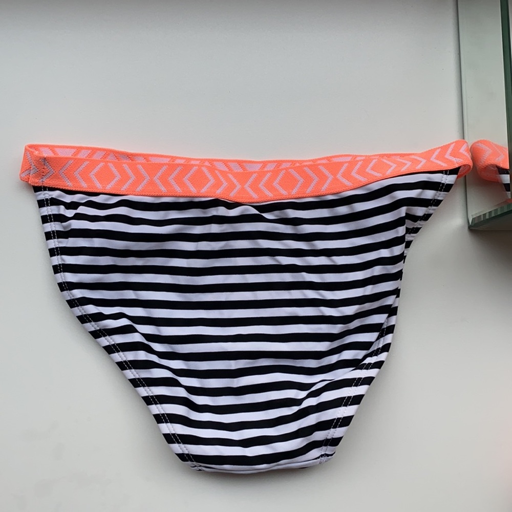 Bikini Bottom - Picture 4 of 5